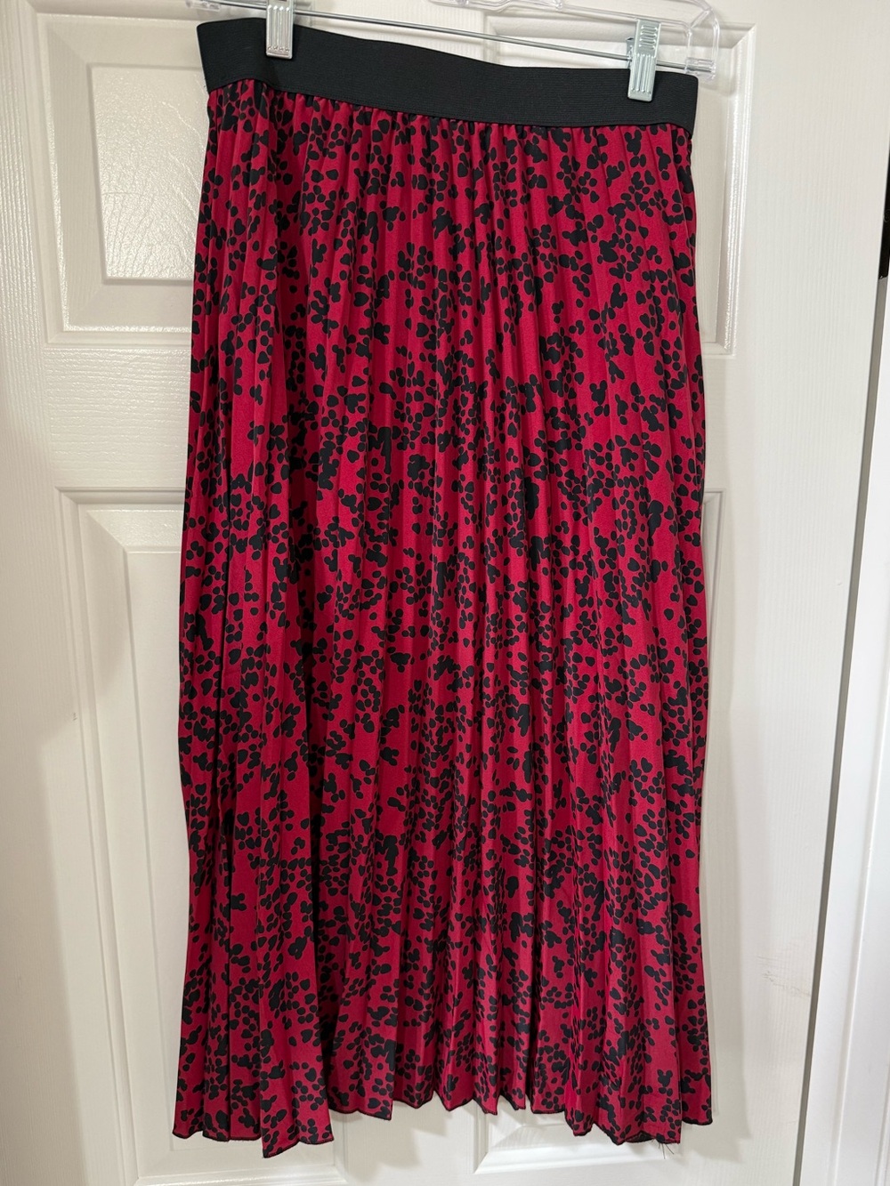 One5One Women's Red and Black Pleated Midi Skirt - Medium *NEW